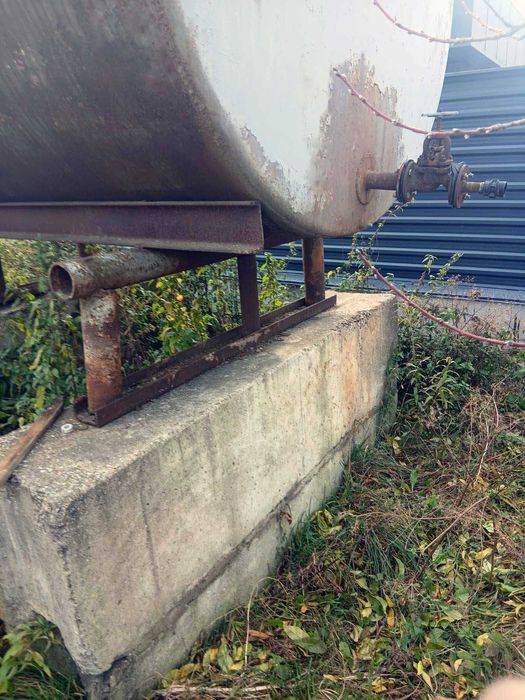 Резервуар 10 м³ (бочка) для ПММ/води у хорошому стані + блоки