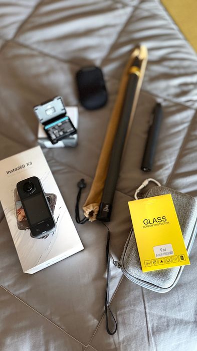 Câmera Insta360 X3 BATERIA EXTRA e acessórios