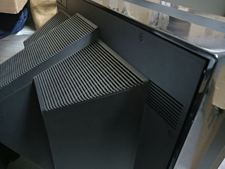 TV  B & O giratória e com leitor vhs