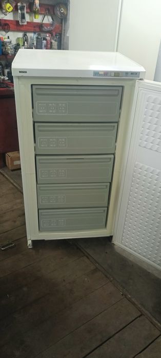Продам морозиловку Bosch