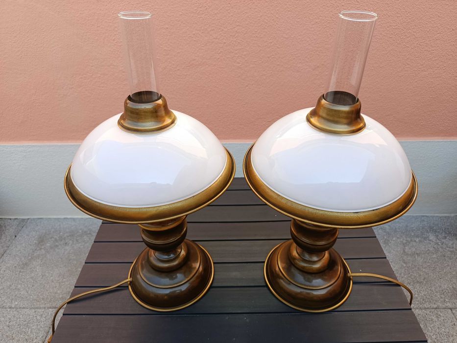 Par de Candeeiros de Mesa Estilo Vintage - Vidro e Metal