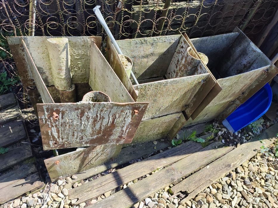 Форми для паркану, огорожі з бетонних виробів, кришки