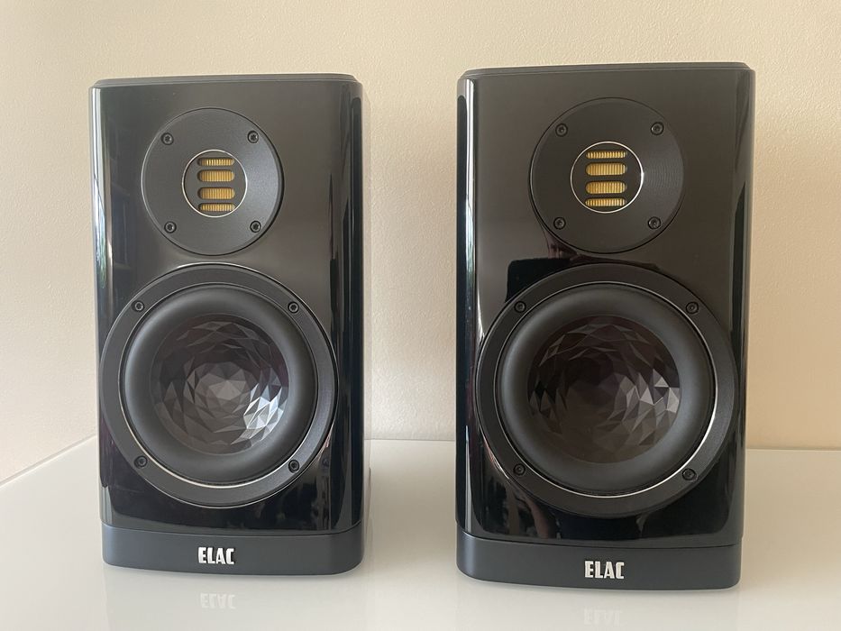 Kolumny Elac Vela 403