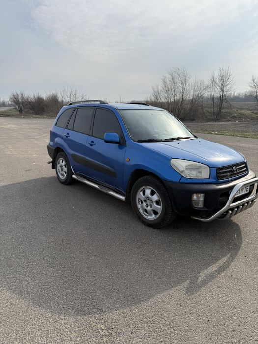 TOYOTA RAV4. 2000г