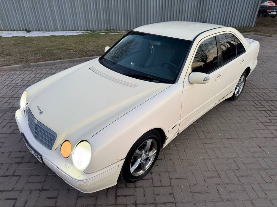 Mercedes Benz 210 Автомат 2.2 дизель