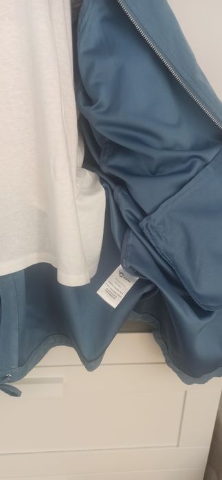 Kurtka parka. Koloru niebieskiego