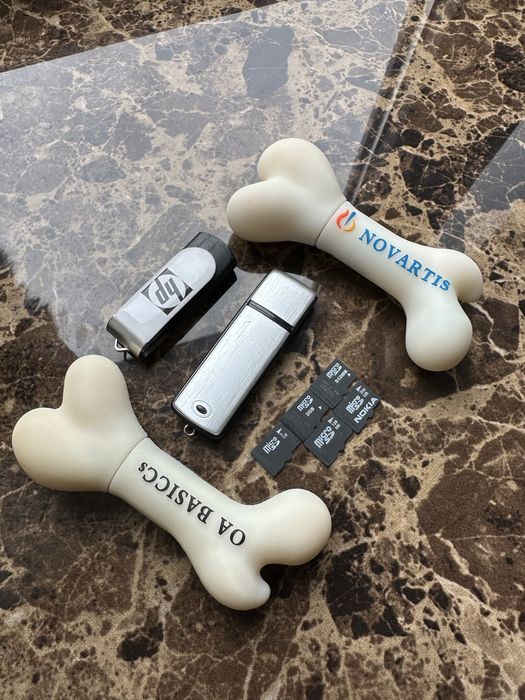 Флешки 9 штук робочі