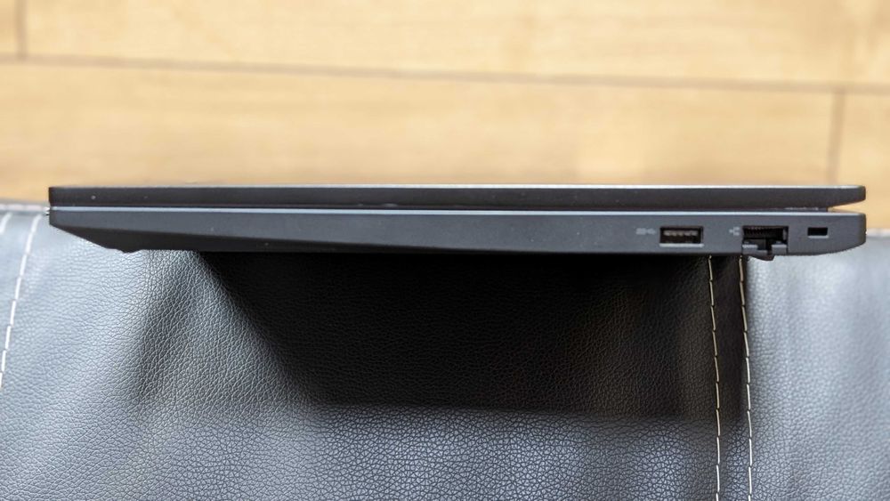 Lenovo ThinkPad E16 16" FHD+ IPS AMD Ryzen 7 7730U 16Gb 512Gb