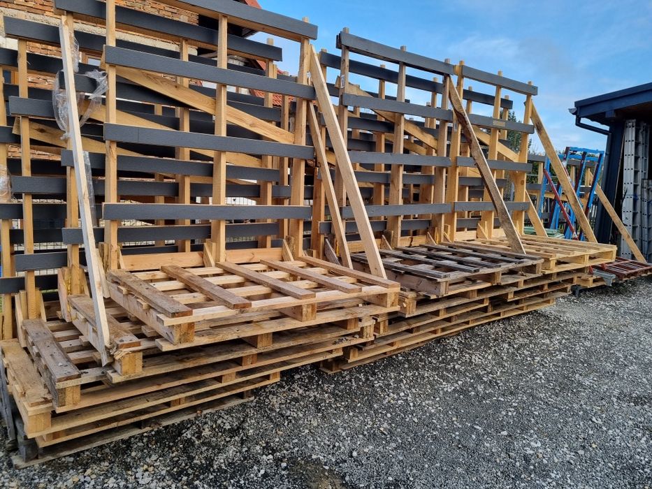 Stojaki drewniane na okna palety