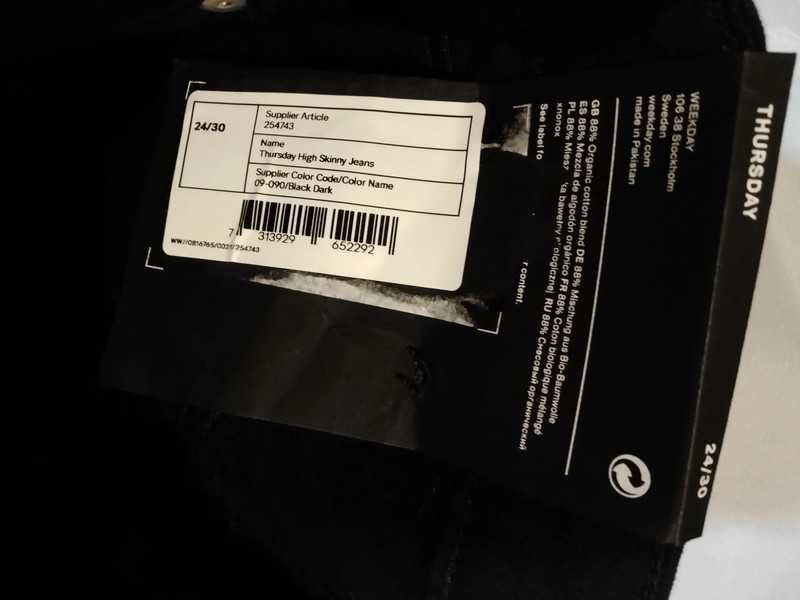 Jeansy damskie skinny czarne Weekday 24/30  nowe z defektem