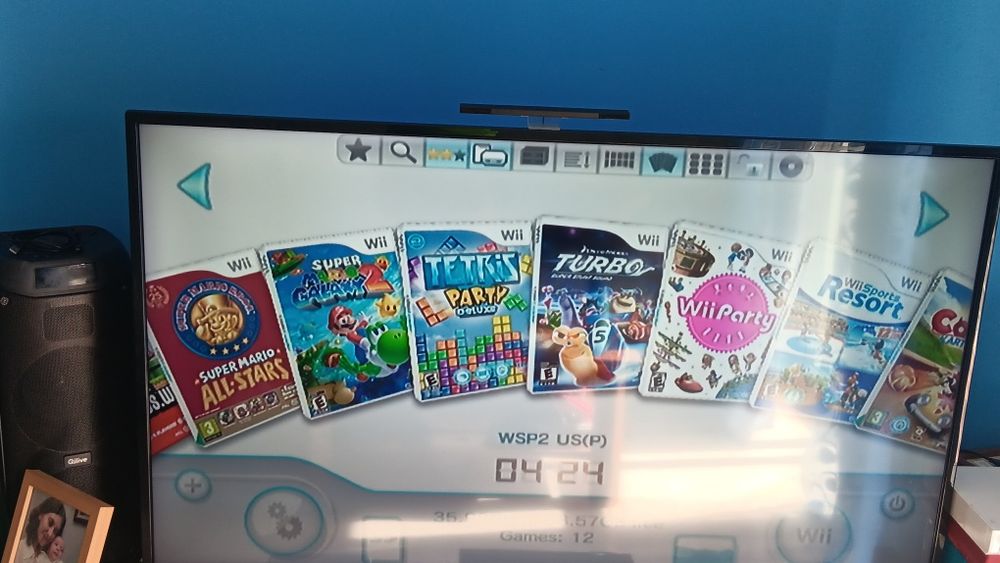 Consola Nintendo Wii Azul + 22 Jogos Nintendo + 900 jogos Emuladores