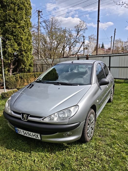 Peugeot 206 1.1 бензин