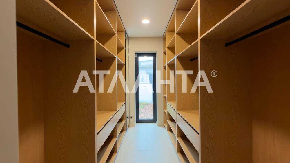 Одноэтажный дом элит класса на 10.66 сотках в Совиньоне