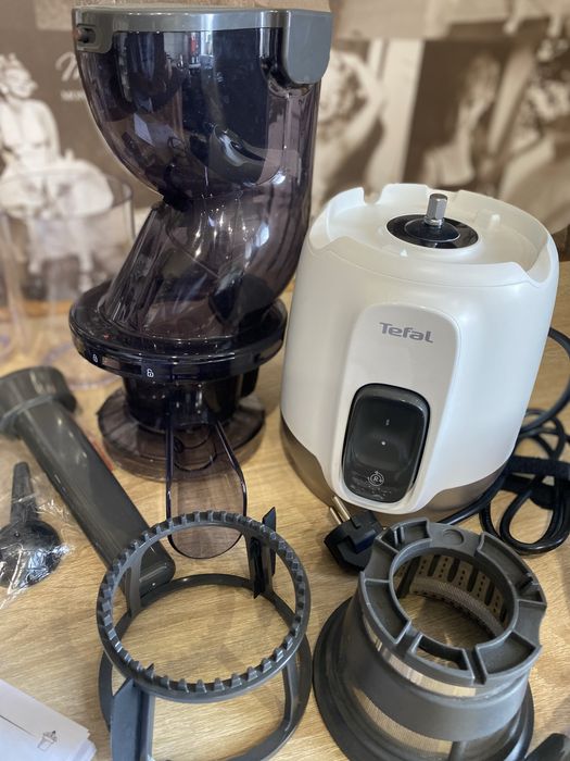 Соковитискач шнековий Tefal ULTRA JUICE MECA ZC600 138
