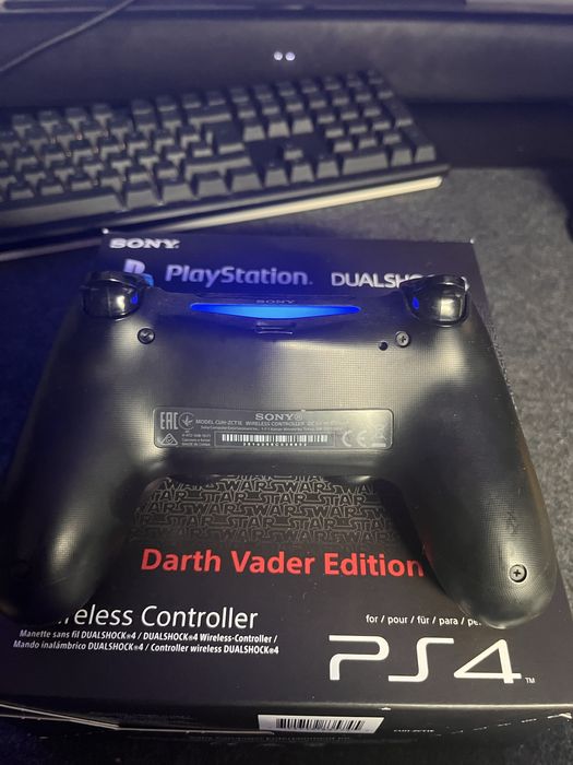 Comando Dual Shock PS4 Edição Darth Vader