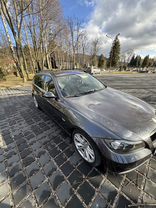 Bmw e91 325xi.