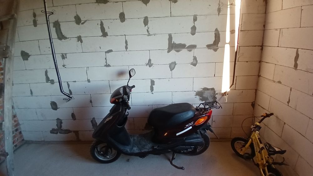 Продам скутер Yamaha Jog .  В чудовому стані