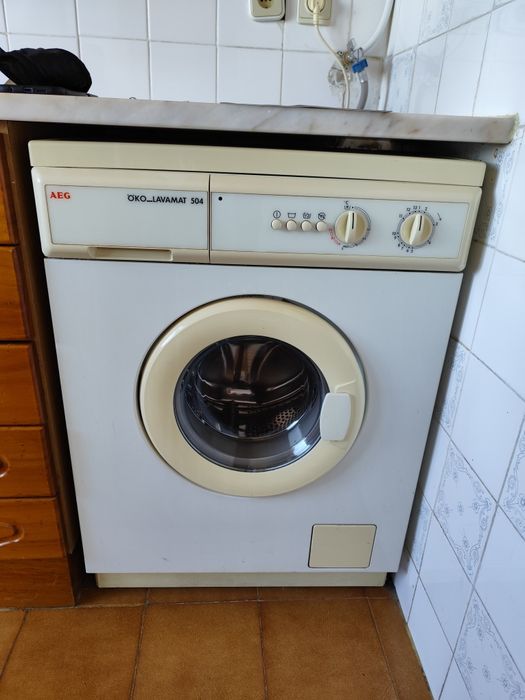 Máquina de lavar roupa AEG 5kg