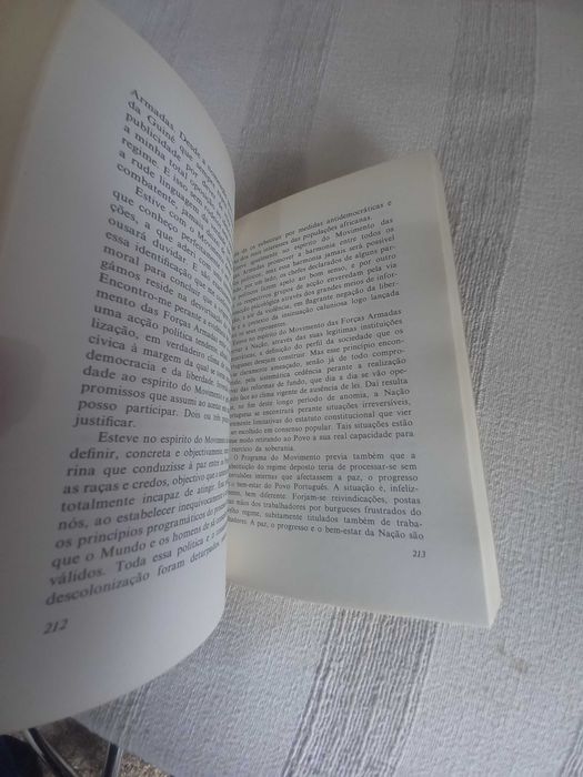 livro do General António de Spinola Ao Serviço de Portugal