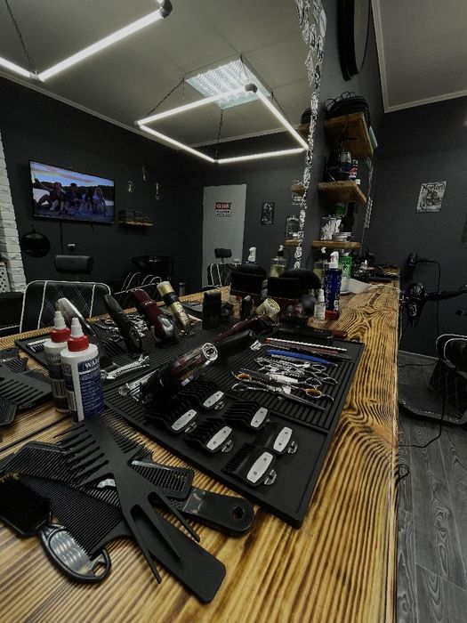 Бесплатная мужская стрижка в барбершопе м. Позняки Безкоштовна стрижка