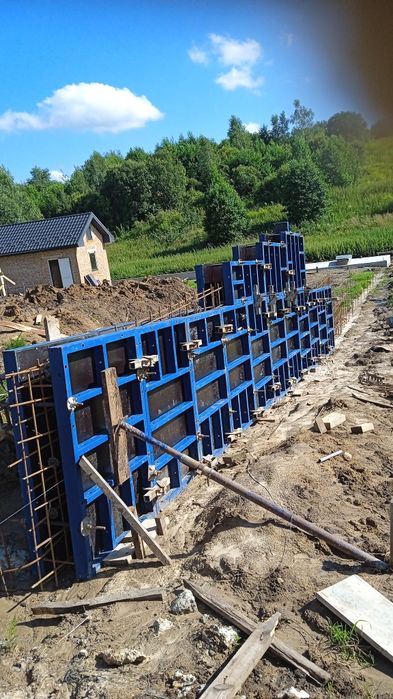 Огорожа,паркан,опорна стіна,бетони,бригада, фундамент під будівництво,фундаменті блоки