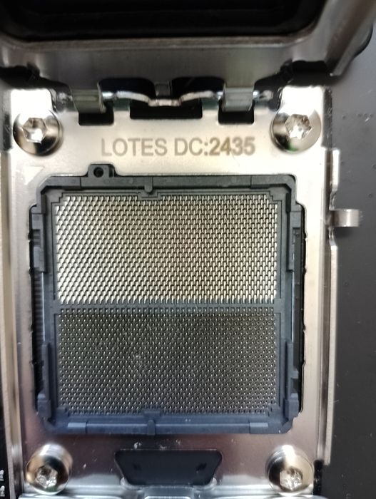 материнка msi  x 670 e опис !