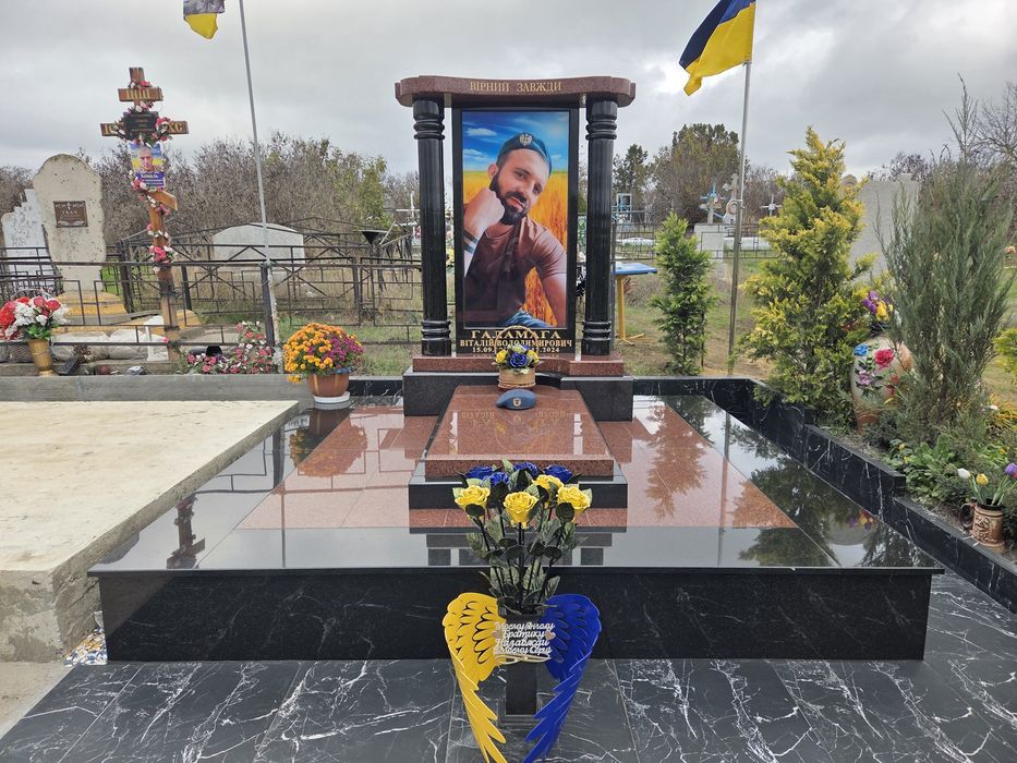 Памятники из гранита