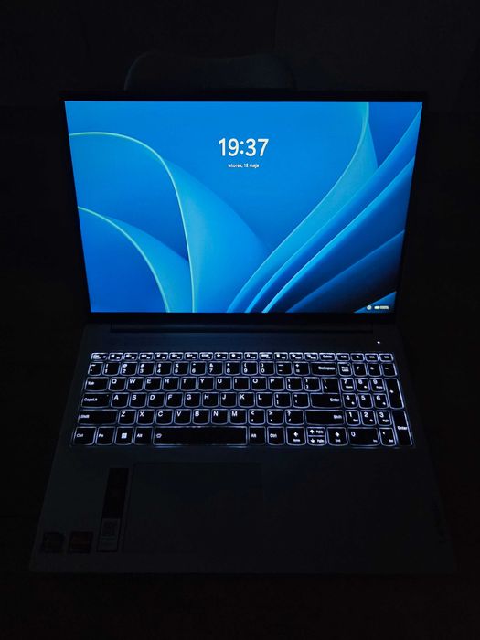 Laptop Lenovo IdeaPad Slim 5 16ABR8
