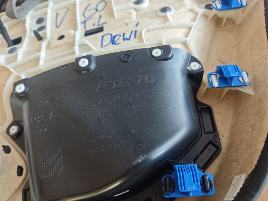 Volvo V60 cross country boczek drzwi lewy tył