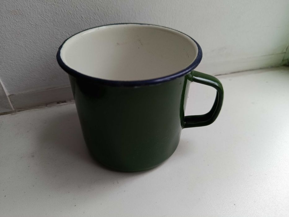 Эмалированная кружка армейская