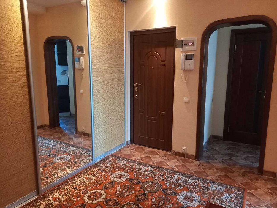 Здам довгостроково квартиру біля ст.метро Перемога.