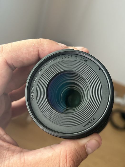 Canon R50V + RF-S 55-210mm is stm + muchila peak desing