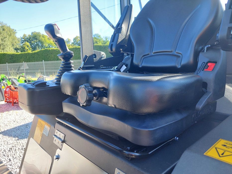 Nowość Schmidt 4350A Silnik Yunnei Euro 5  mas 3200 kg  OD ręki !!!