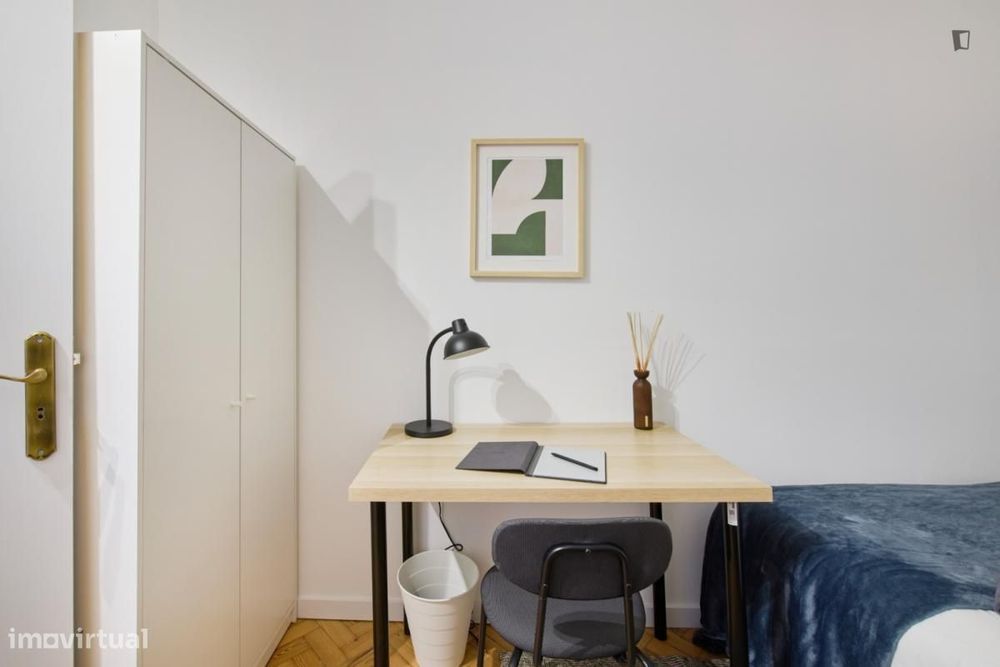 Quarto - localizado em Entrecampos Lisbon