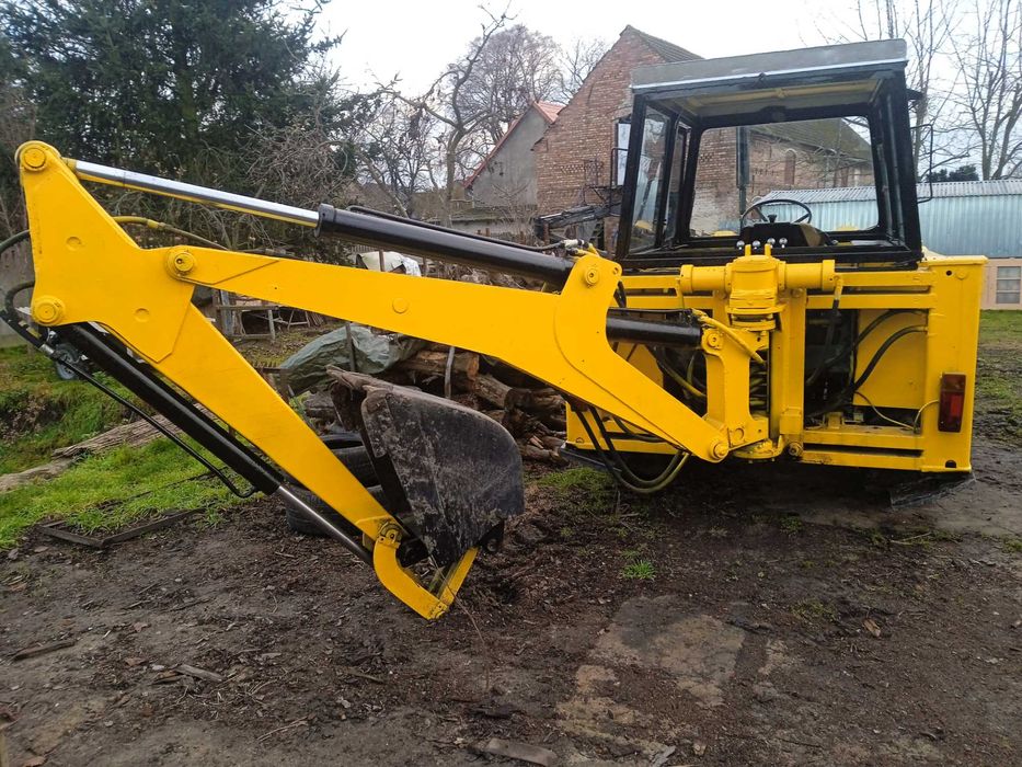 ostrowek koparko-ladowarka