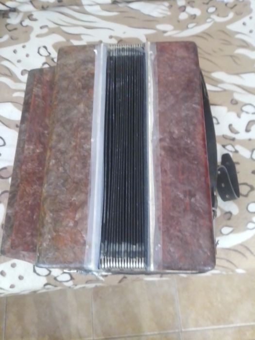 Продам баян Креммине