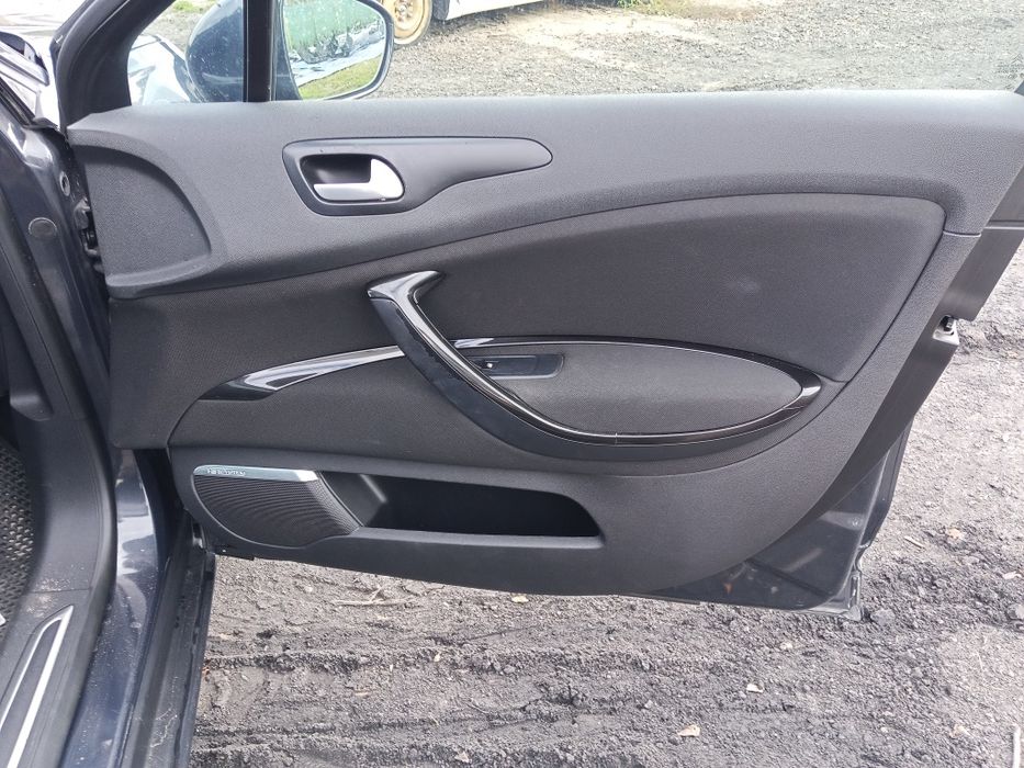 Boczek drzwi prawy przód citroen C5 x7 III