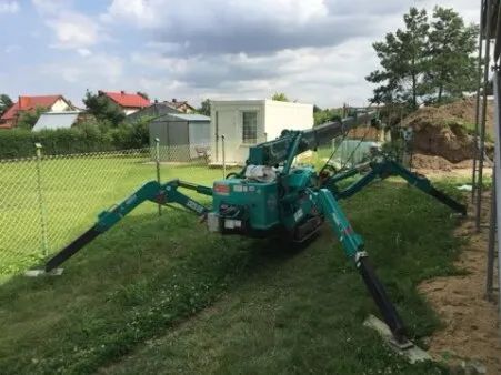 Maeda CRM 2 285  Mini żuraw MAEDA , stan bardzo dobry, niski przebieg, zadbany