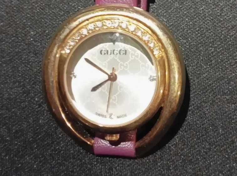 Часы женские наручные кварцевые Gucci 8960L со стразами