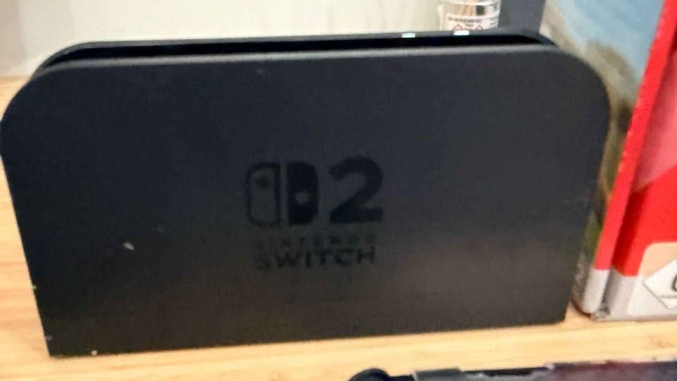 Nintendo Switch 2 com caixa e acessórios