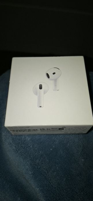 AirPods 4 com Cancelamento de Ruído – Excelente Estado