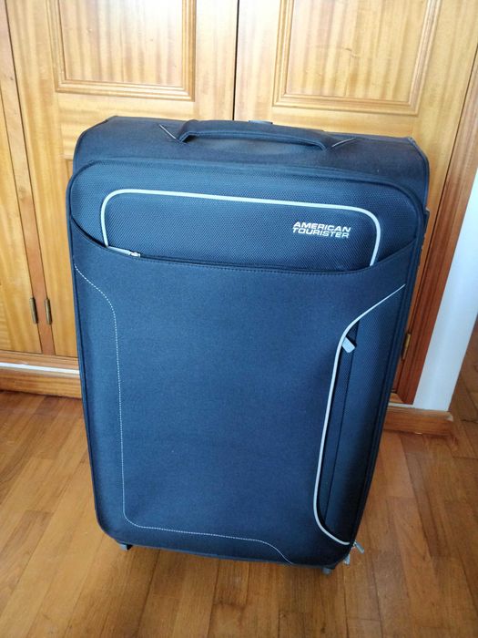 Mala de viagem grande American Tourister (como NOVA)