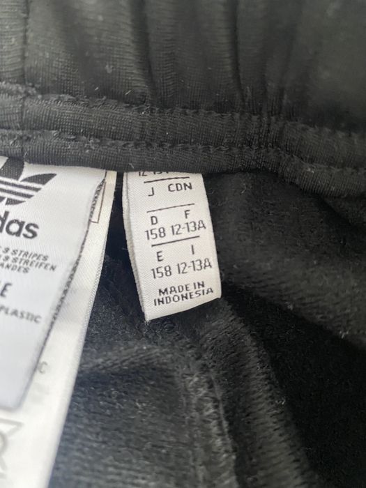 Calças Adidas como novas