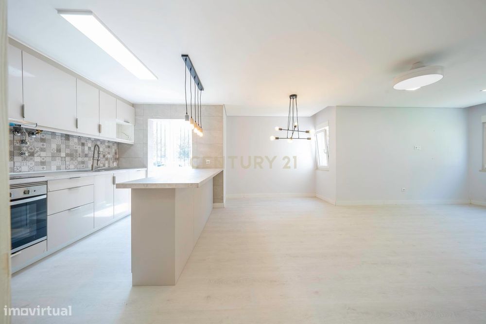 Apartamento T2 Remodelado em São Sebastião, Setúbal – Conforto, Qualid