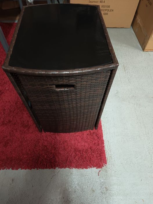 Stolik + dwa krzesla wsuwane. Zestaw balkonowy z technorattanu.
