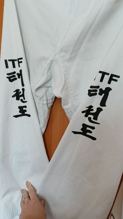 Костюм, добок для Taekwondo