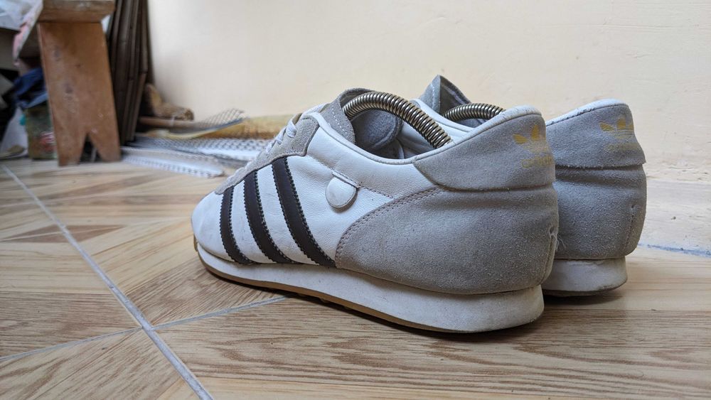 ADIDAS CHILE 62 Aged White Leather Trainers