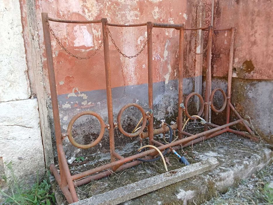 Apoio para 4 botijas