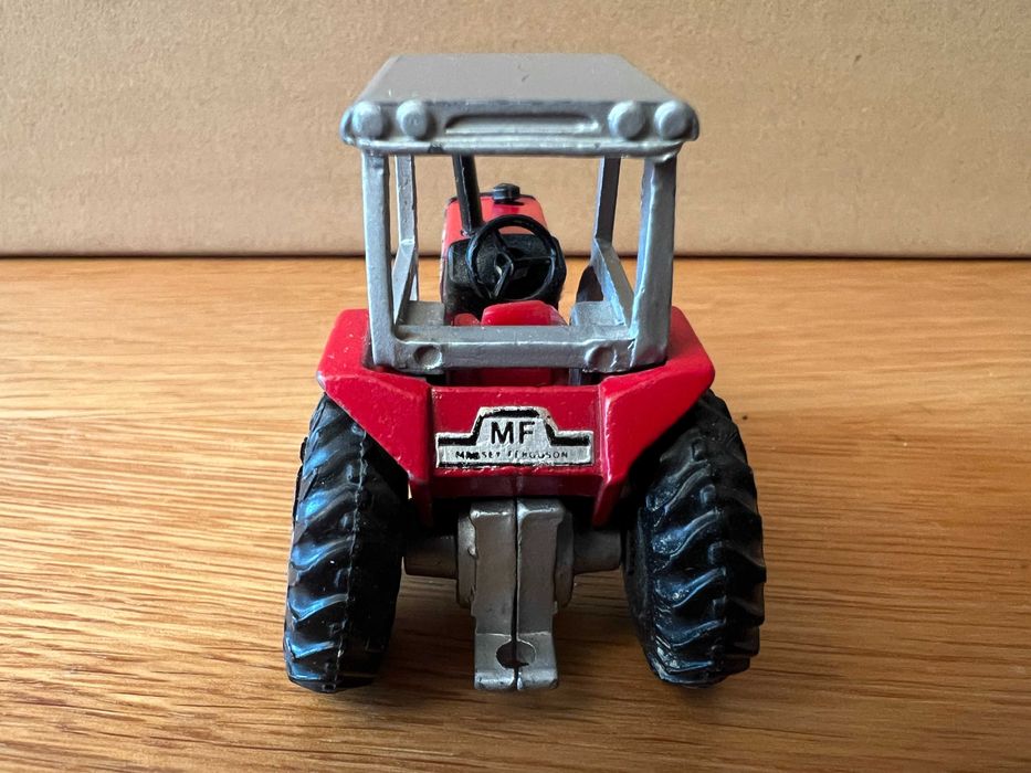 Model pojazdu - ERTL - Massey Ferguson 2775 - 1980