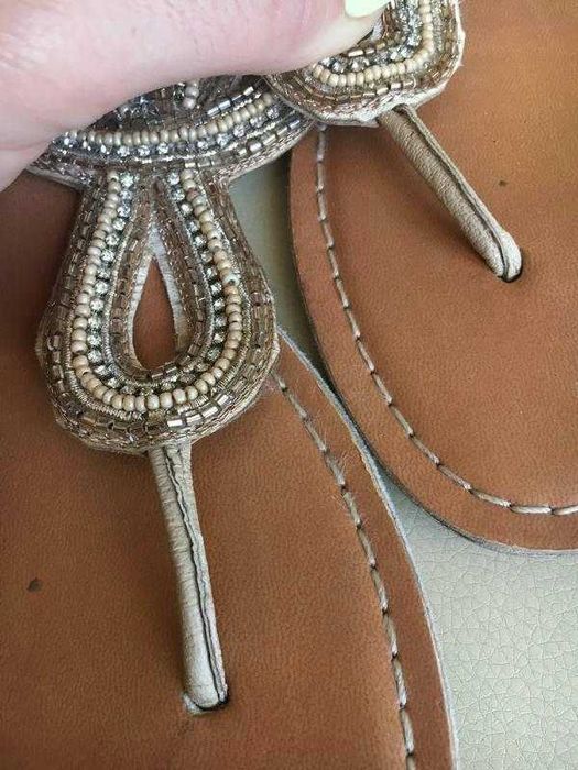 красивые фирменные босоножки 40р